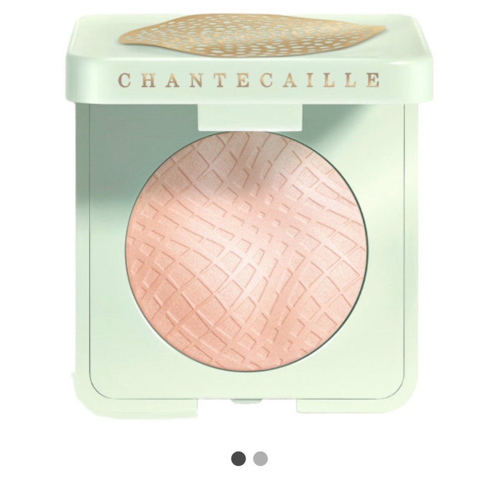 CHANTECAILLE
Lotus Radiance Highlighter